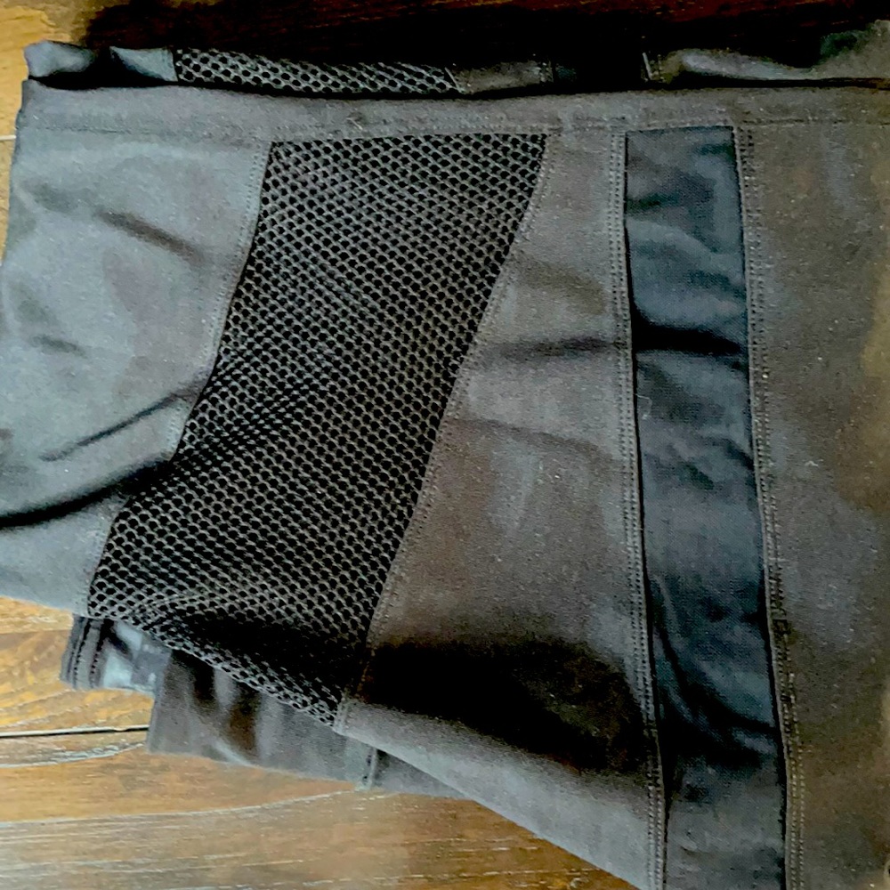 Mesh panel leggings